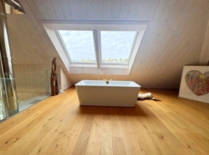 Dachstudio mit Badewanne